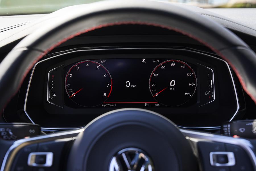 Панель приборов Volkswagen Jetta GLI Autobahn 2019 года  (NA) (фото 4 из 20)